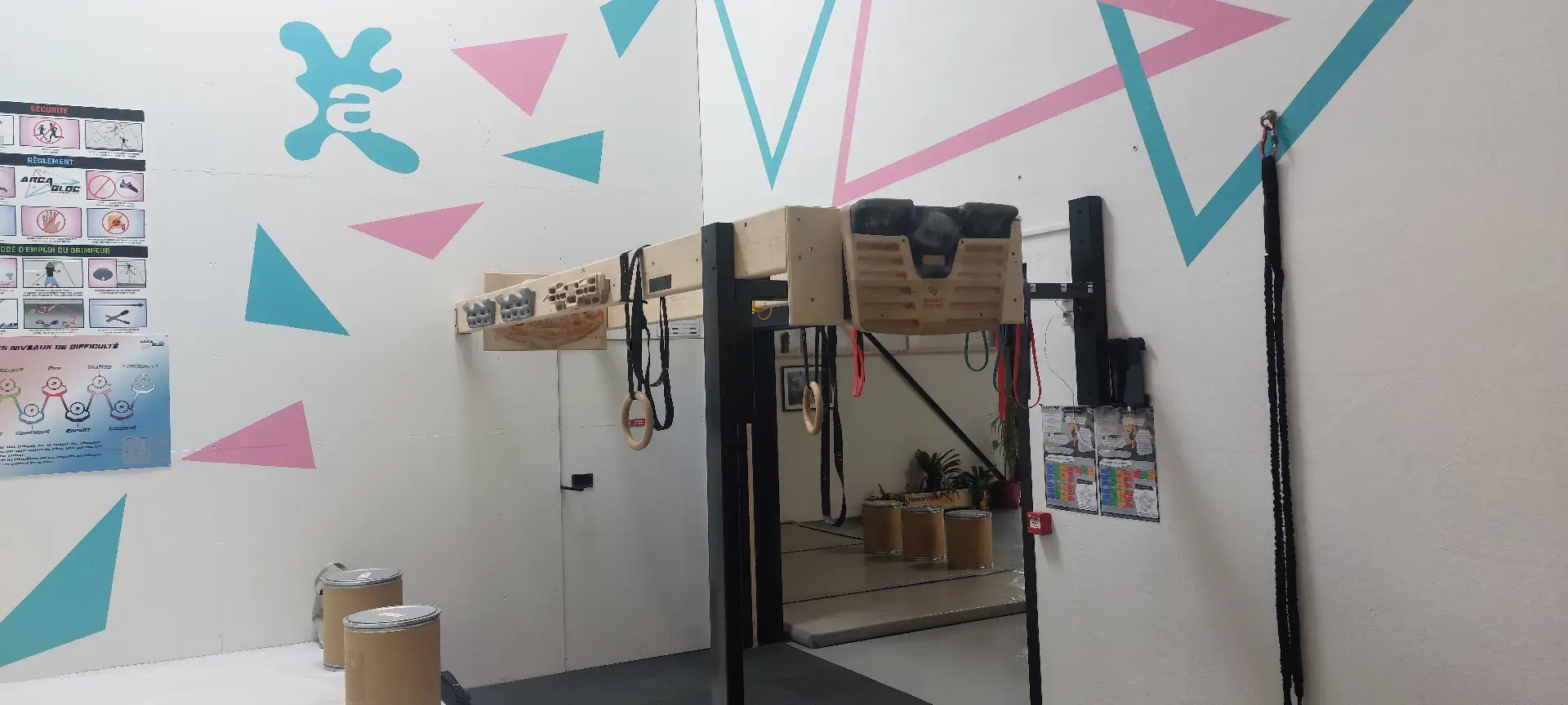 Espace entraînement escalade avec Smartboard à Arcabloc Vichy
