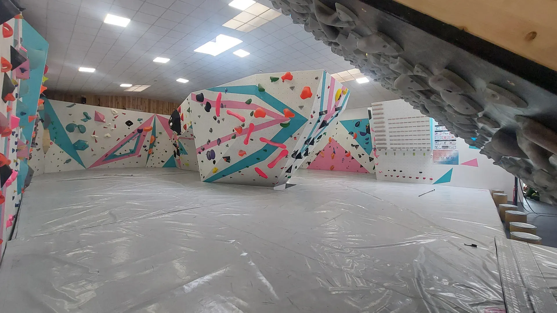 Contactez Arcabloc - Salle d'escalade de bloc à Vichy