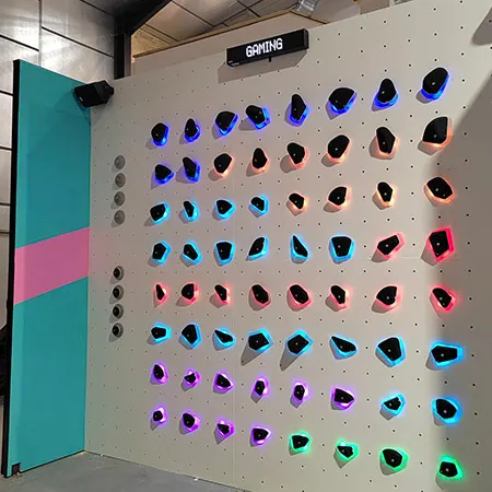 Mur Luxov Gaming Board avec ses prises lumineuses connectées à Arcabloc Vichy